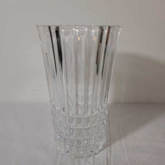 RIBBED GLASS VASE