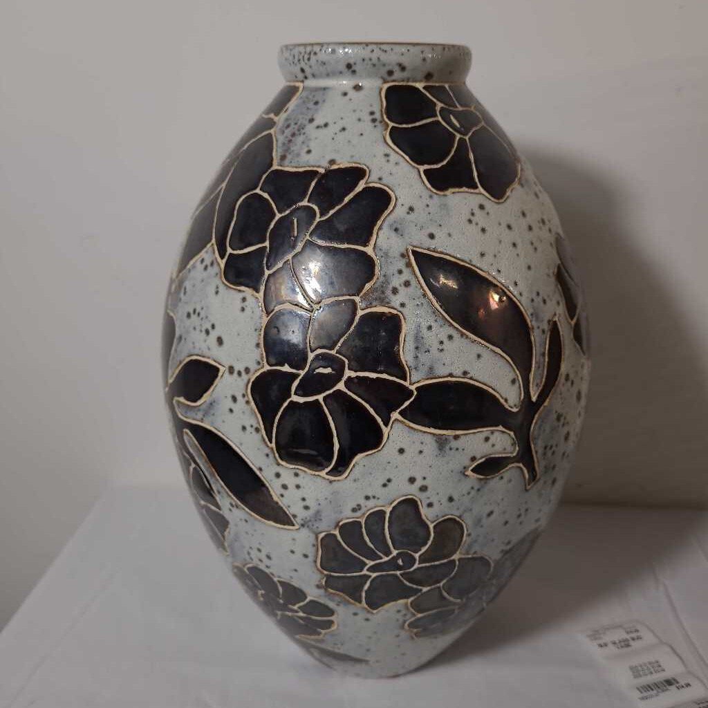 FLORAL SPECKLED VASE