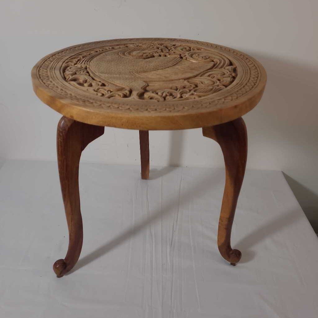 CARVED WOODEN ACCENT TABLE