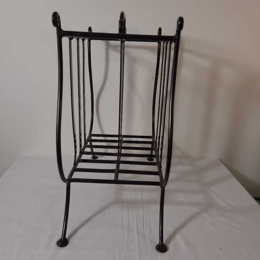 SOLID IRON MAGAZINE RACK