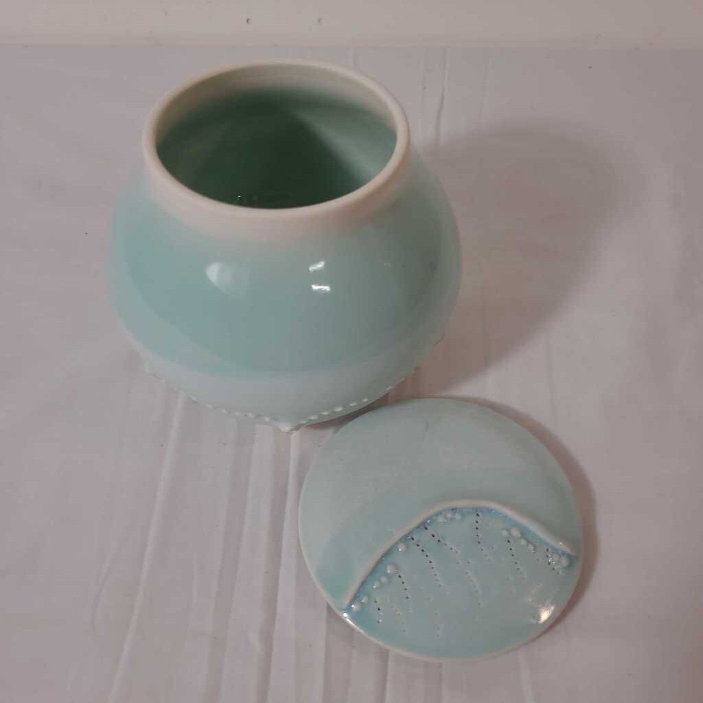 BLUE/GREEN LIDDED CERAMIC BOWL