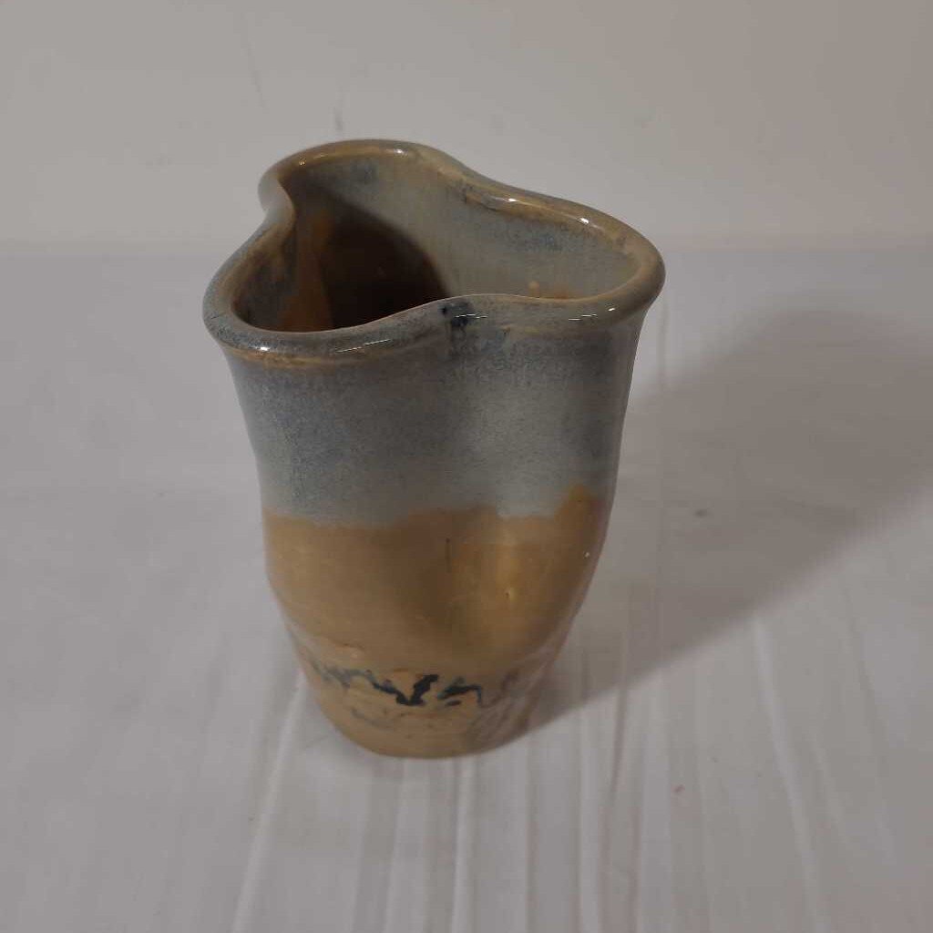 CERAMIC PINCH VASE