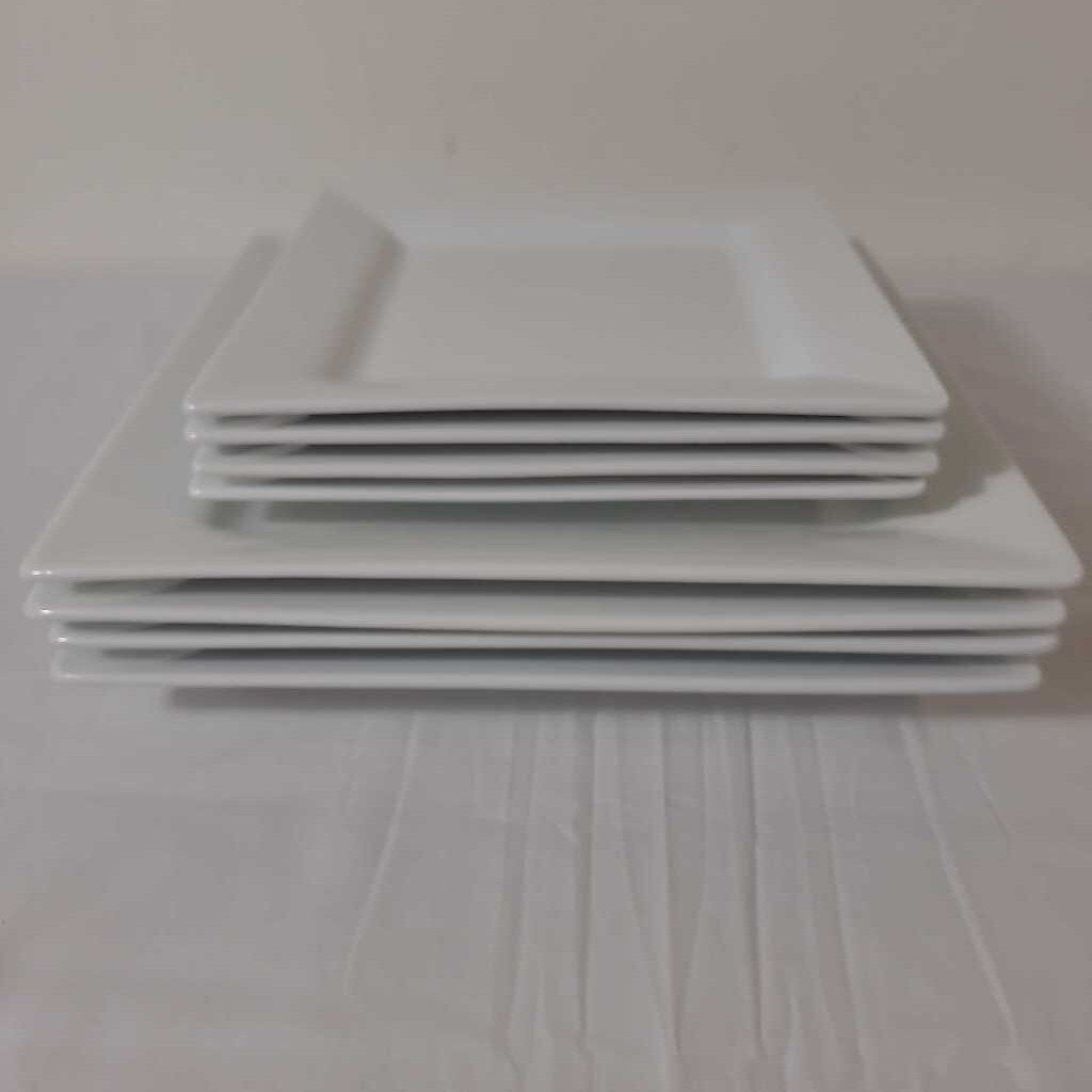 S/8 SQUARE WHITE PLATES