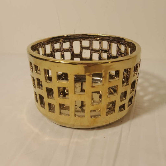 GOLD CUTOUT CANDLE HOLDER