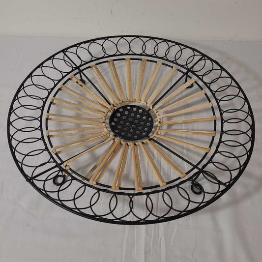 16" ROUND METAL/ RATTAN DECOR