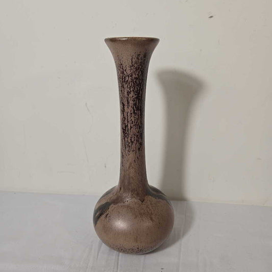 TAUPE BUD VASE