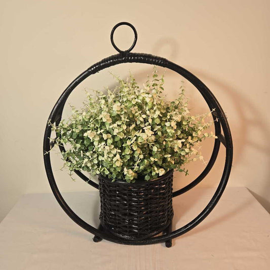 BLACK ROUND BASKET W/FAUX GREENERY