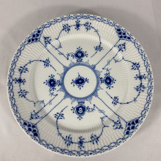 ROYAL COPENHAGEN BLUE FLUTED HALF-LACE PLATE