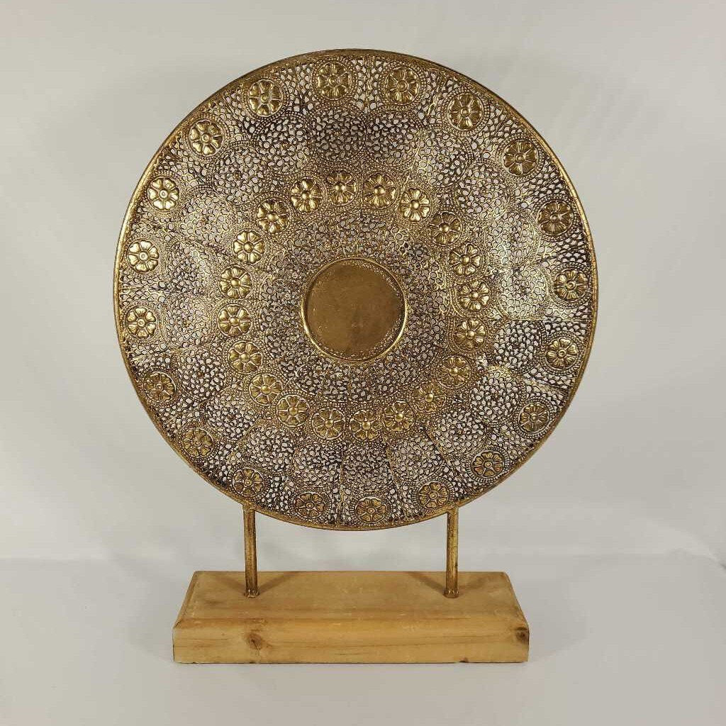 ROUND GOLD DECOR ON STAND