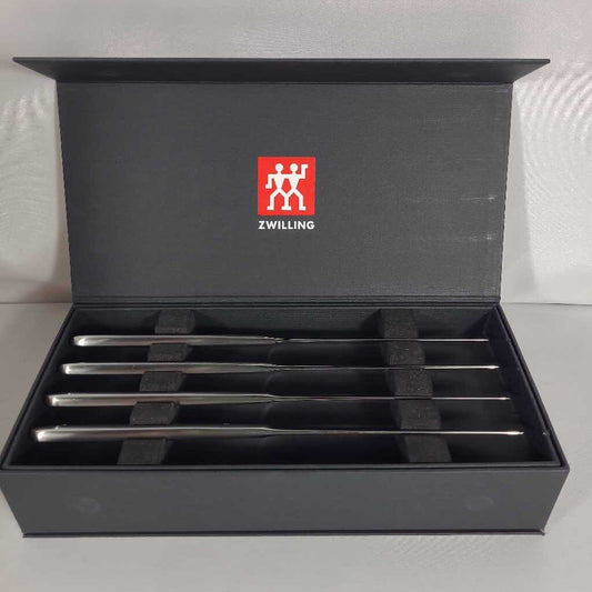 S/8 ZWILLING STEAK KNIVES W/BOX