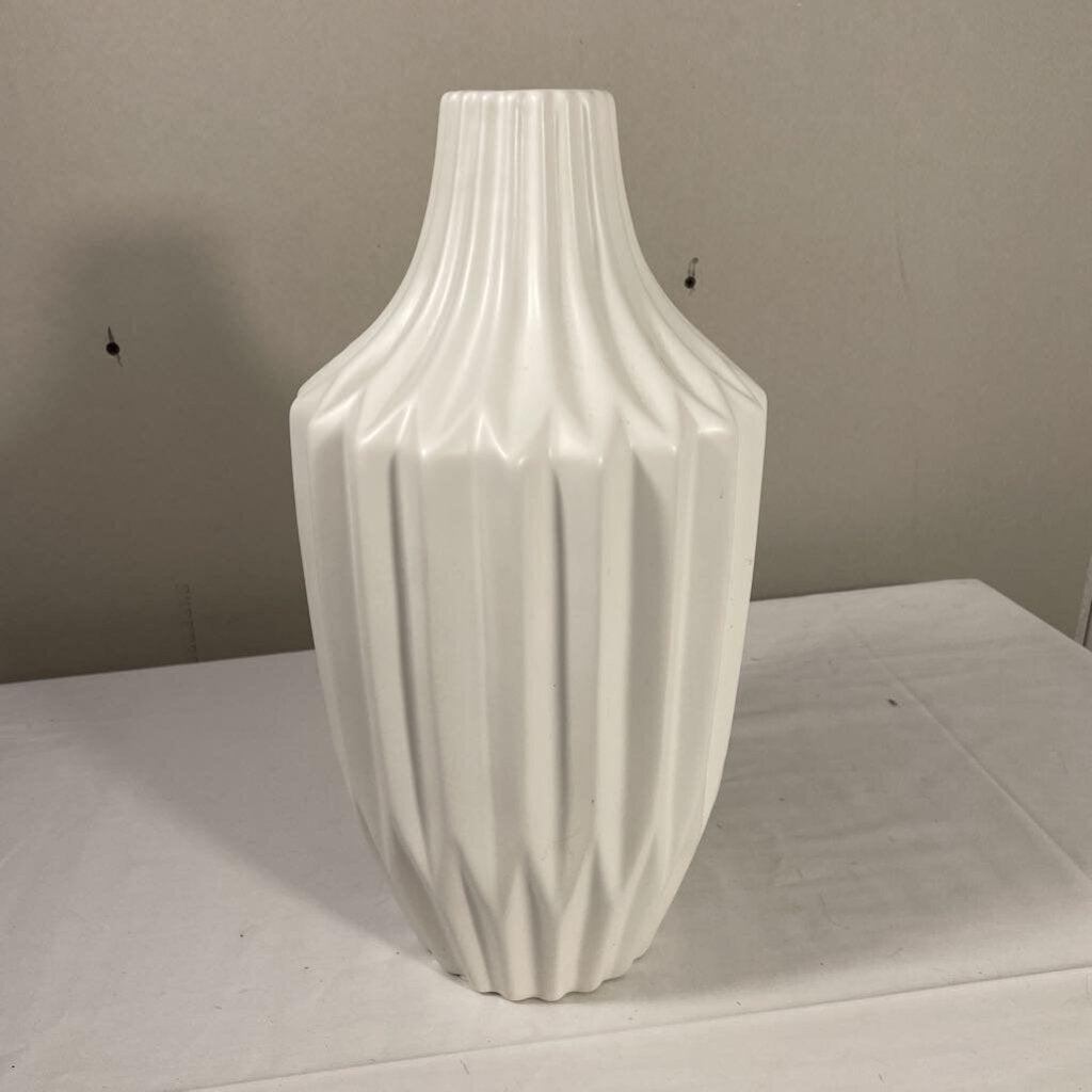 WHITE TAPERED VASE