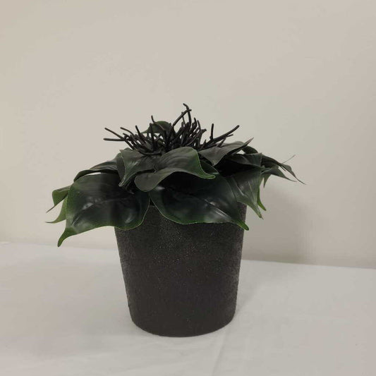 FAUX PLANT IN BLACK TEXTURED POT