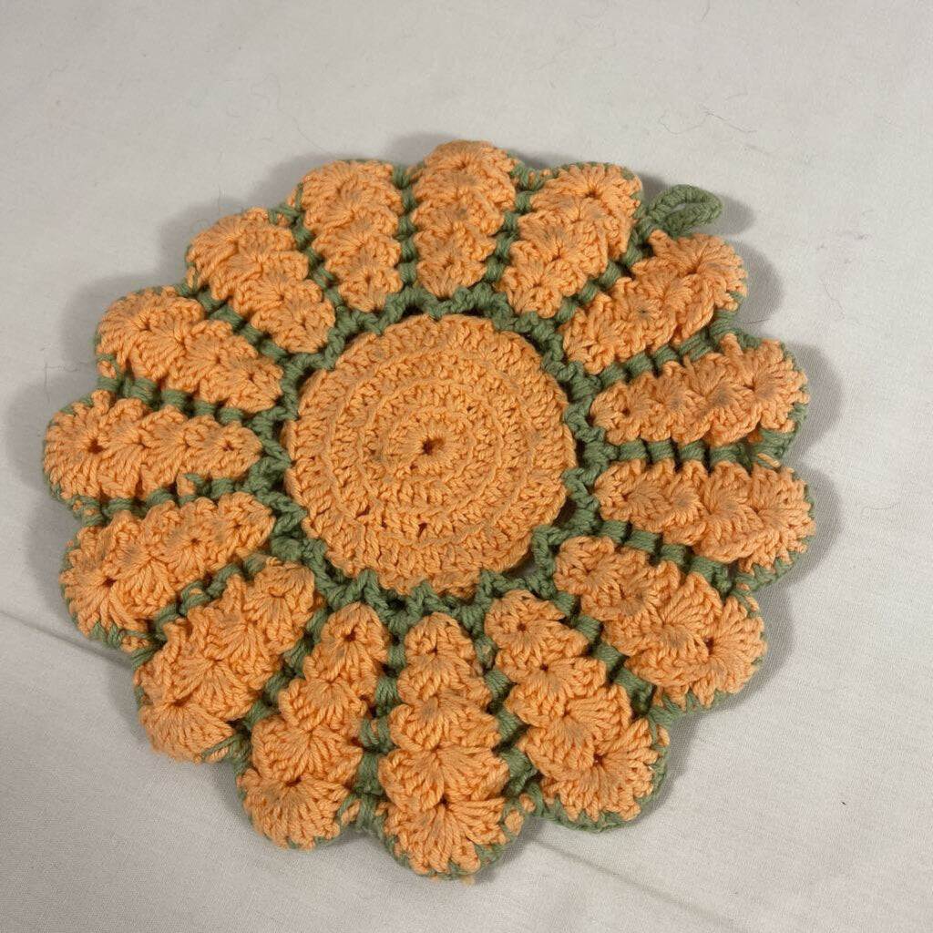 VINTAGE CROCHET TRIVIT