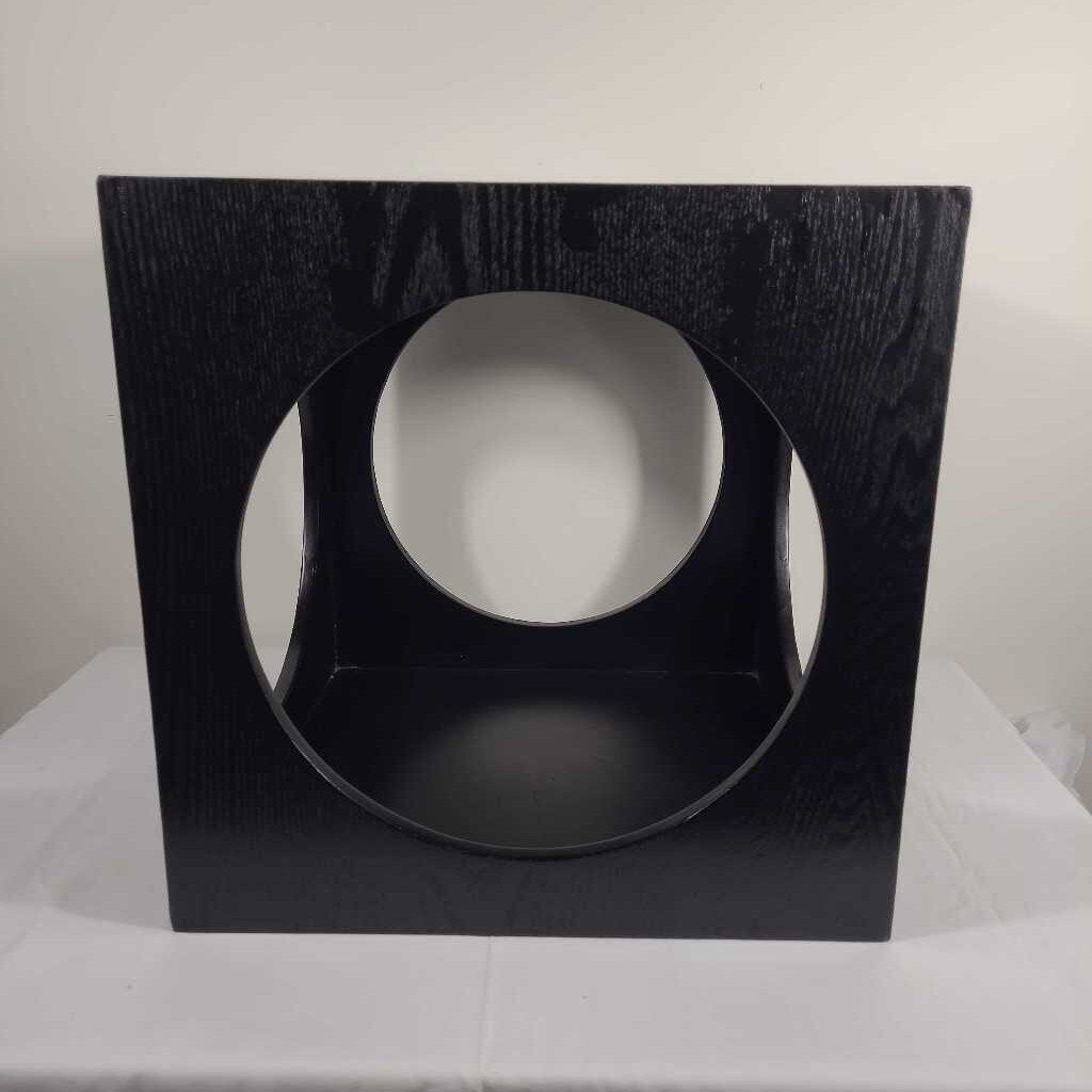 SM CUBE W/CUTOUT END TABLE