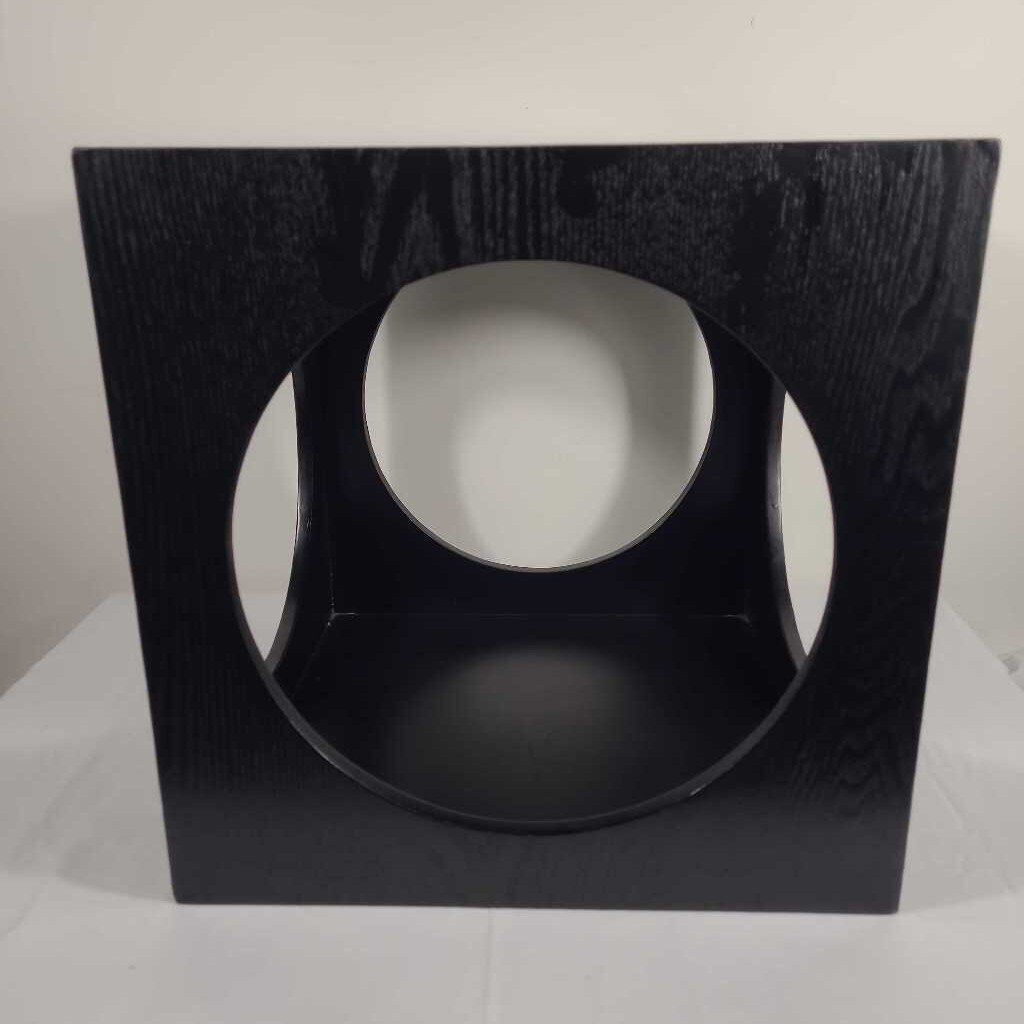 LG CUBE W/CUTOUT END TABLE