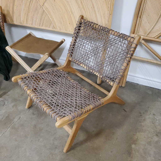 TEAK CHAIR W/GREEN WEBBING