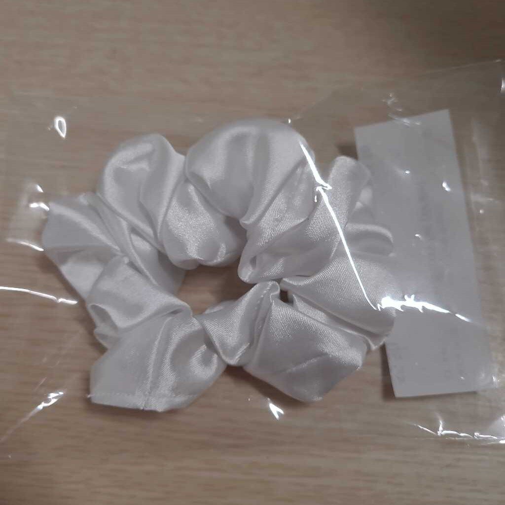 Satin Scrunchie (White)