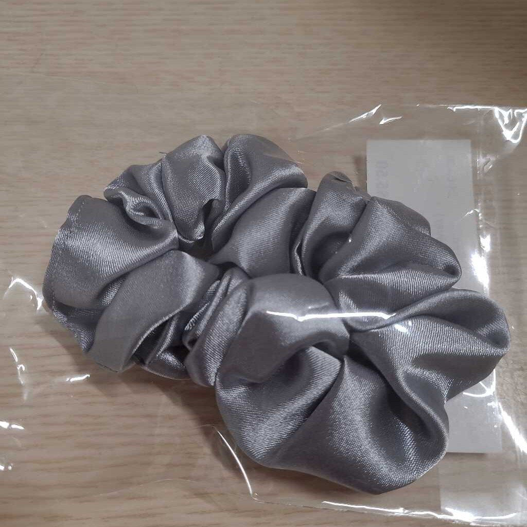 Satin Scrunchie (Silver)